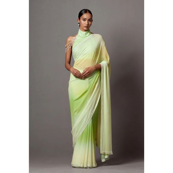 https://akm-img-a-in.tosshub.com/lingo/brt/images/photo_gallery/202508/bombain_mala_and_kinnary_ombre_green_saree_share_regular_pricers._75000.jpg