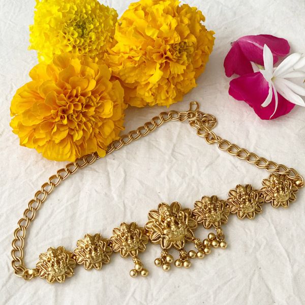 https://akm-img-a-in.tosshub.com/lingo/brt/images/photo_gallery/202508/mortantra_gold_plated_temple_bajubandh_rs._4000.jpg