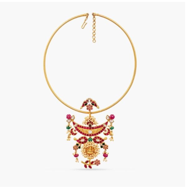 https://akm-img-a-in.tosshub.com/lingo/brt/images/photo_gallery/202508/paksha_kuhu_contemporary_hasli_silver_necklace_regular_pricers._29429.jpg