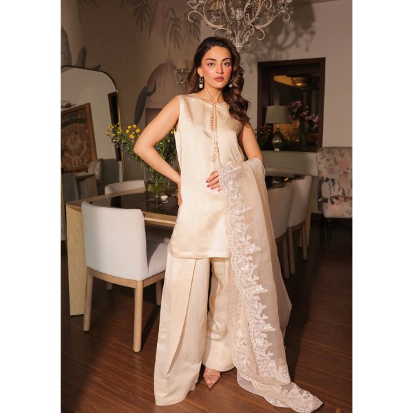 https://akm-img-a-in.tosshub.com/lingo/brt/images/photo_gallery/202508/seeash_ivory_mughal_farshi_salwar_set_rs_17500.jpg