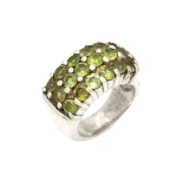 https://akm-img-a-in.tosshub.com/lingo/brt/images/photo_gallery/202508/v_and_j_jewels_stone_jewellery_georgio_ring_in_peridot_gemstone_rs5200.jpg