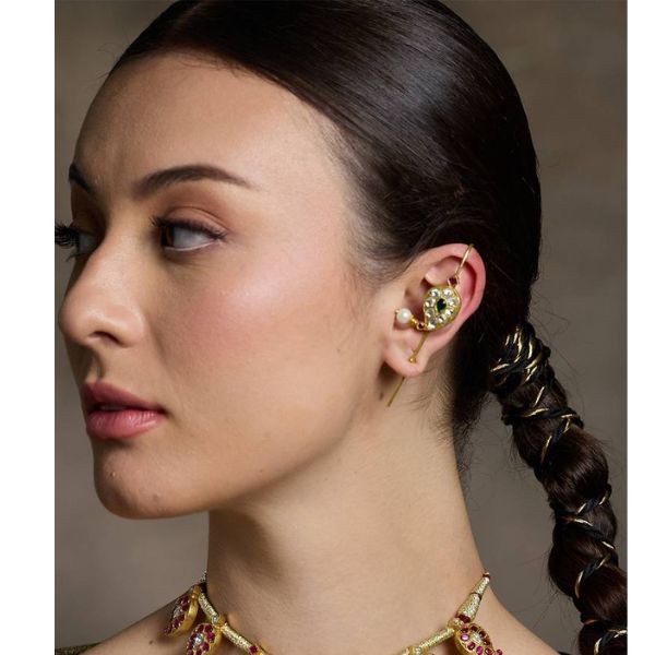 https://akm-img-a-in.tosshub.com/lingo/brt/images/photo_gallery/202509/joules_by_radhika_kundan_studded_golden_ear_cuff_rs7500.jpg
