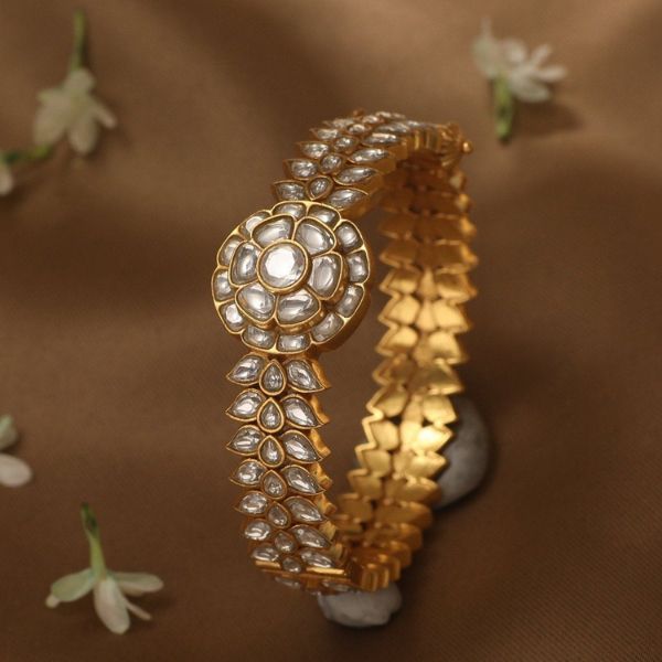 https://akm-img-a-in.tosshub.com/lingo/brt/images/photo_gallery/202509/paksha_by_tantrika_vikasa_jadau_silver_bangle_kada_regular_pricers._21839.jpg