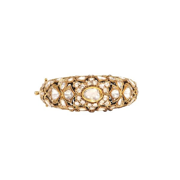 https://akm-img-a-in.tosshub.com/lingo/brt/images/photo_gallery/202509/pctotuka_floral_meenakari_bangle_price_on_request.jpg