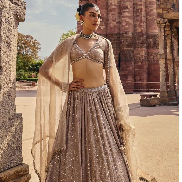 https://akm-img-a-in.tosshub.com/lingo/brt/images/photo_gallery/202510/kritika_dawar_grey_silk_organza_zahra_paisley_phool_chikankari_embroidered_bridal_lehenga_set_rs114480_2.jpg
