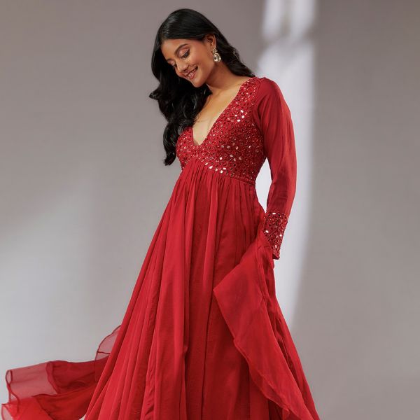 https://akm-img-a-in.tosshub.com/lingo/brt/images/photo_gallery/202510/neha_khullar_red_chanderi_silk_organza_cotton_embroidered_yoke_anarkali_with_dupatta_rs36375.jpg