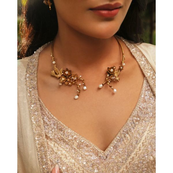 https://akm-img-a-in.tosshub.com/lingo/brt/images/photo_gallery/202510/parishri_yaadon_ka_bageecha_hasli_sale_pricers_6499.jpg