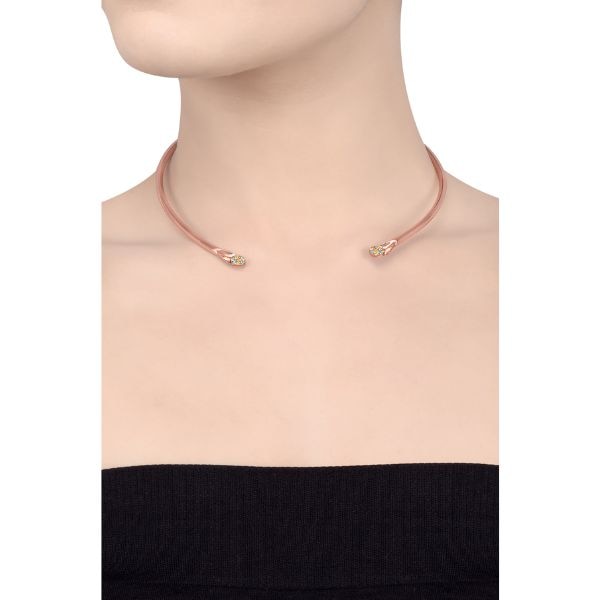 https://akm-img-a-in.tosshub.com/lingo/brt/images/photo_gallery/202510/tribe_amrapali_silver_rose_gold_plated_zircon_embellishment_choker_rs3759.50.jpg