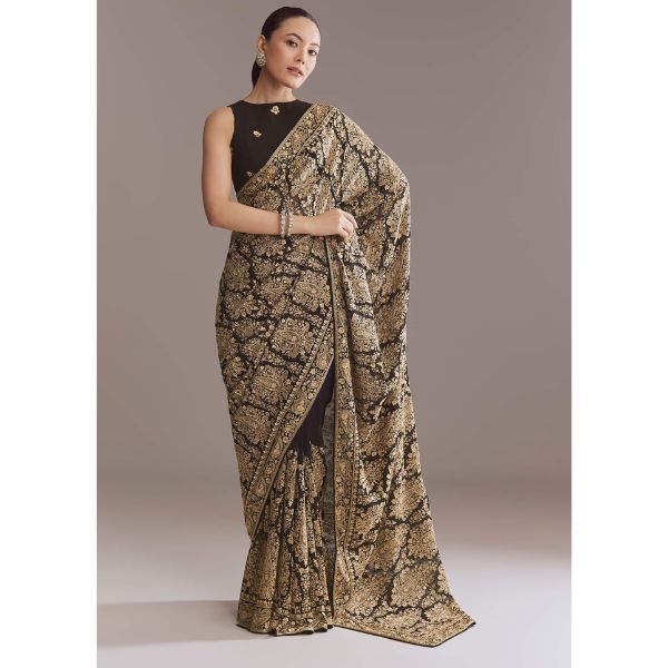 https://akm-img-a-in.tosshub.com/lingo/brt/images/photo_gallery/202512/kalki_fashion_black_georgette_saree_with_kashmiri_kashida_embroidery_mrp_rs17910.jpg