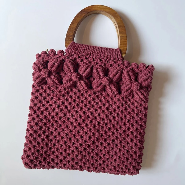 https://akm-img-a-in.tosshub.com/lingo/brt/images/photo_gallery/202601/the_yarn_story_macrame_bag_rs5500.png
