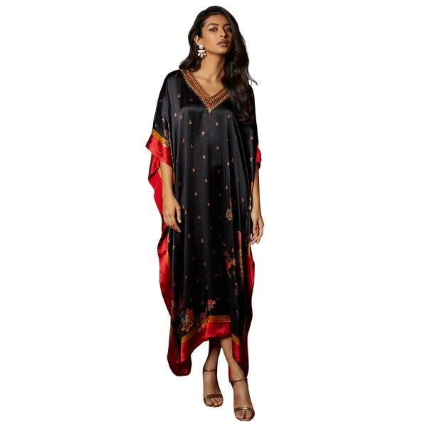 https://akm-img-a-in.tosshub.com/lingo/brt/images/photo_gallery/202602/ri.ritu_kumar_black_silk_satin_and_embroidery_floral_v_neck_wild_flower_kaftan_rs30000.jpg