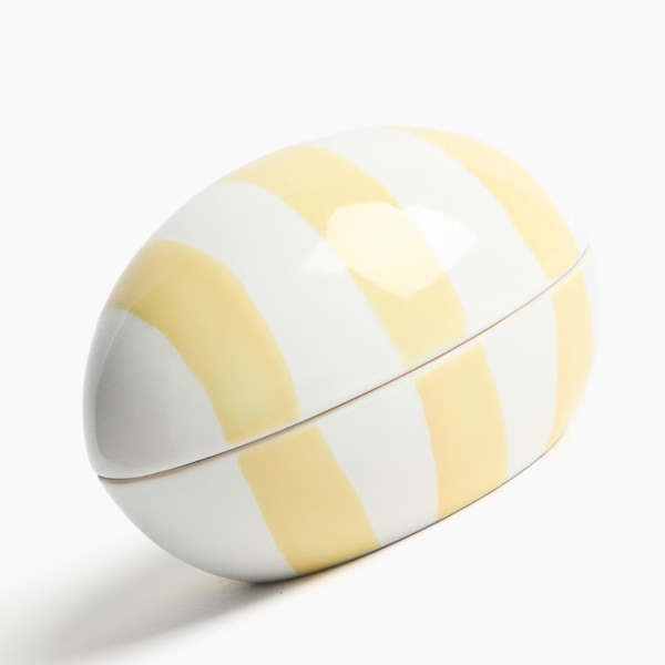 https://akm-img-a-in.tosshub.com/lingo/brt/images/photo_gallery/202603/hm_small_egg-shaped_ceramic_jar_rs1299.png