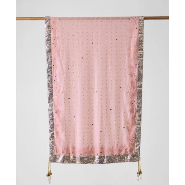 https://akm-img-a-in.tosshub.com/lingo/brt/images/photo_gallery/202604/nicobar_lila_dupatta-dust_pink_embroidered_rs15000.png