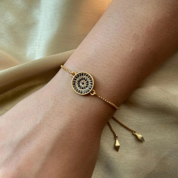 https://akm-img-a-in.tosshub.com/lingo/brt/images/photo_gallery/202604/zariin_wrapped_in_love_bracelet_rs3999.png
