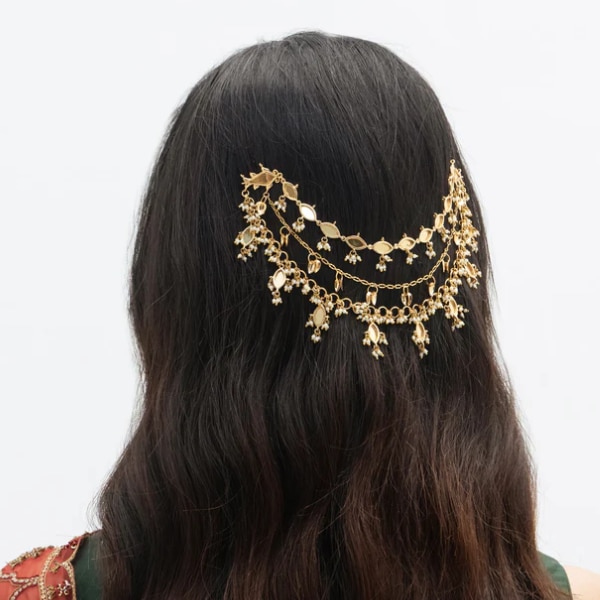 https://akm-img-a-in.tosshub.com/lingo/brt/images/photo_gallery/202605/amama_darpan_meen_hair_accessory_rs4800.png