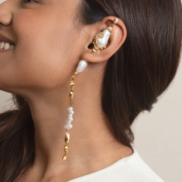 https://akm-img-a-in.tosshub.com/lingo/brt/images/photo_gallery/202605/amama_swivel_earcrawler_rs4000.png