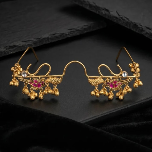 https://akm-img-a-in.tosshub.com/lingo/brt/images/photo_gallery/202605/ishaara_kundan_studded_facelets.png