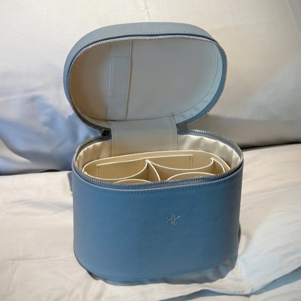 https://akm-img-a-in.tosshub.com/lingo/brt/images/photo_gallery/202605/joie_beauty_the_vanity_case_rs5700.png
