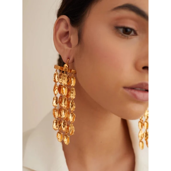 https://akm-img-a-in.tosshub.com/lingo/brt/images/photo_gallery/202605/outhouse_oh_poppi_dewdrop_statement_earrings_rs15500.png