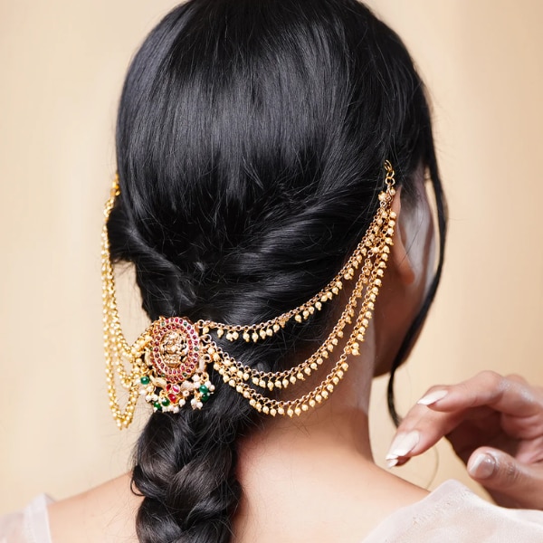 https://akm-img-a-in.tosshub.com/lingo/brt/images/photo_gallery/202605/rubans_bridal_pearl_drop_layers_temple_hair_accessory_rs3686.png