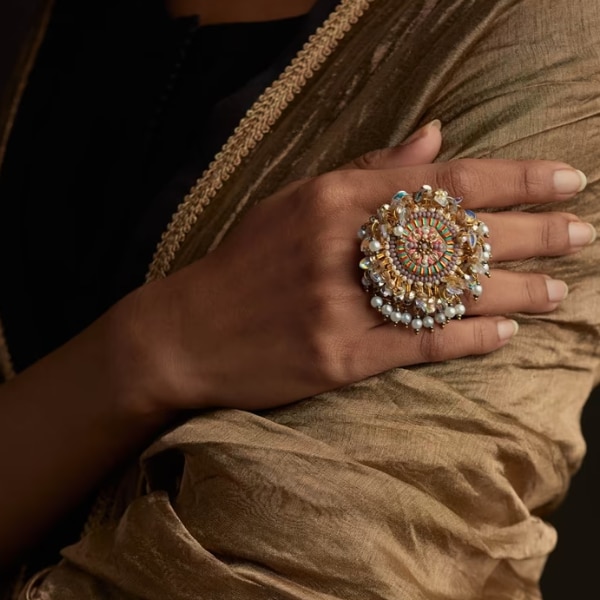 https://akm-img-a-in.tosshub.com/lingo/brt/images/photo_gallery/202606/fooljhadi_jhil_mil_ring_rs1800.png