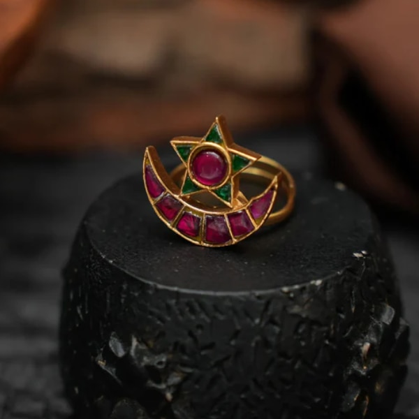 https://akm-img-a-in.tosshub.com/lingo/brt/images/photo_gallery/202606/rimli_millie_chand_polki_ring_rs1450.png