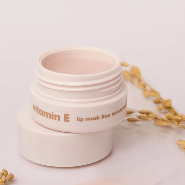 https://akm-img-a-in.tosshub.com/lingo/brt/images/photo_gallery/202606/the_face_shop_vitamin_e_gentle_exfoliating_lip_scrub_with_korean_rice_rs1295.png