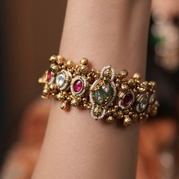 https://akm-img-a-in.tosshub.com/lingo/brt/images/photo_gallery/202607/attrangi_jhunjhun_gold_traditional_indian_kada_sone_pe_suhaga_rs3250.png