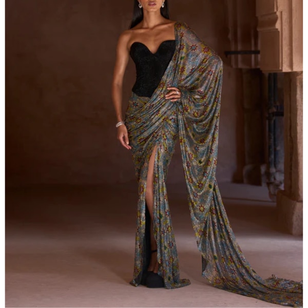https://akm-img-a-in.tosshub.com/lingo/brt/images/photo_gallery/202607/irth_sana_corset_saree_set_rs205000.png
