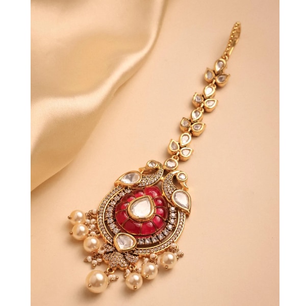 https://akm-img-a-in.tosshub.com/lingo/brt/images/photo_gallery/202607/mr_jewels_polki_designer_maangtikka_rs3650.png