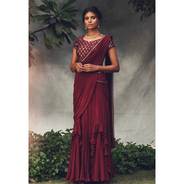 https://akm-img-a-in.tosshub.com/lingo/brt/images/photo_gallery/202607/nidhika_shekhar_kamadhenu_ruffle_saree_rs33300.png