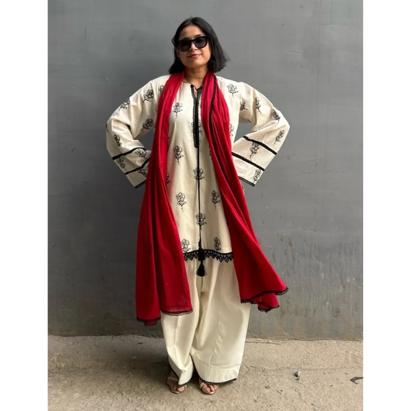 https://akm-img-a-in.tosshub.com/lingo/brt/images/photo_gallery/202607/pyoor_mira_farshi_salwar_suit_set_rs5999.png