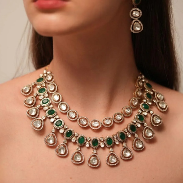 https://akm-img-a-in.tosshub.com/lingo/brt/images/photo_gallery/202608/attrangi_akanksha_polki_2_layer_necklace_set_rs10450.png