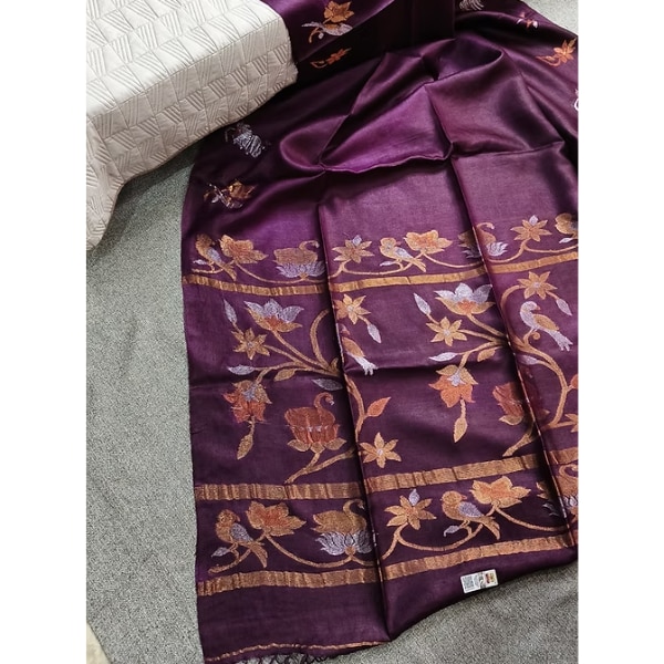 https://akm-img-a-in.tosshub.com/lingo/brt/images/photo_gallery/202608/dhup_chaanv_tussar_silk_jamdani_banarasi_saree_swan_with_lotus_rs13000.png
