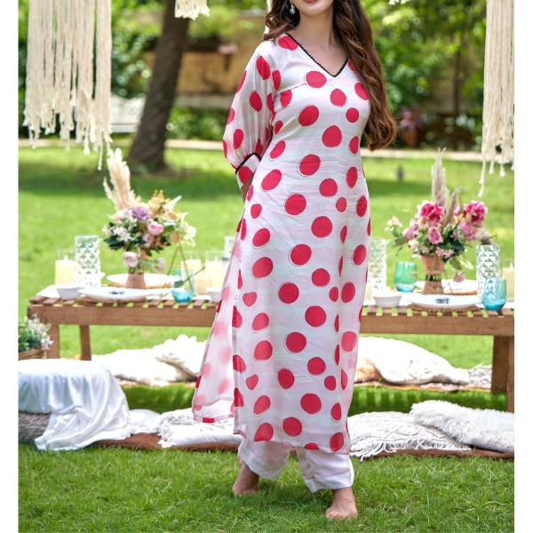 https://akm-img-a-in.tosshub.com/lingo/brt/images/photo_gallery/202609/aachho_nainika_white_printed_silk_kurta_set_rs9440.png