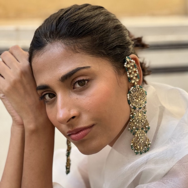 https://akm-img-a-in.tosshub.com/lingo/brt/images/photo_gallery/202609/anu_merton_reva_jhumka_rs12500.png