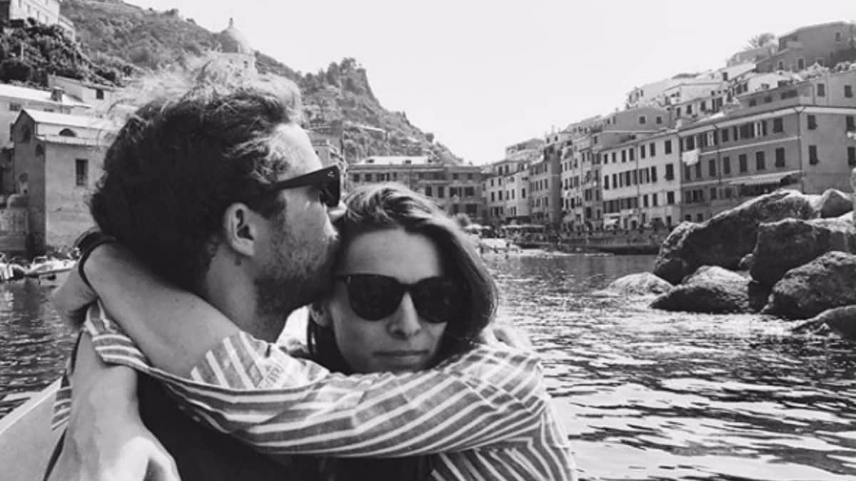 Bee Shaffer And Francesco Carrozzini's Wedding Was All Sorts Of Intimate Ceremony Goals Bee Shaffer And Francesco Carrozzini's Wedding Was All Sorts Of Intimate Ceremony Goals