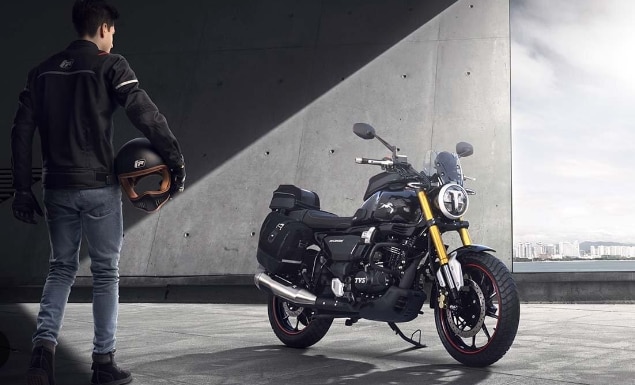 फिचर्स फिचर्स