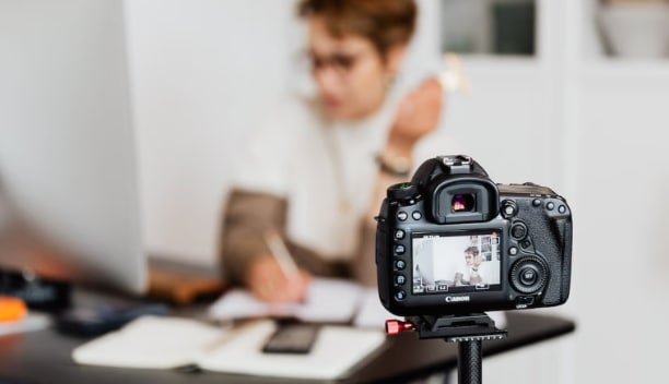 ब्लॉगिंग और यूट्यूब चैनल ब्लॉगिंग और यूट्यूब चैनल