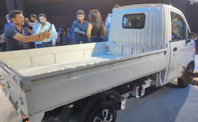 Mahindra Zeo कीमत Mahindra Zeo कीमत