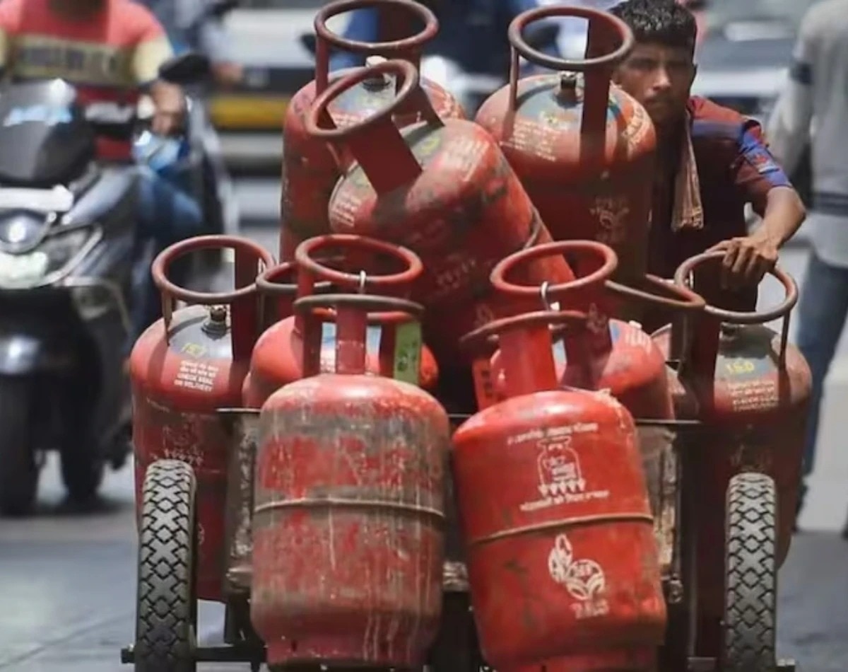 LPG सिलेंडर की कीमतों में हो सकता है बदलाव
