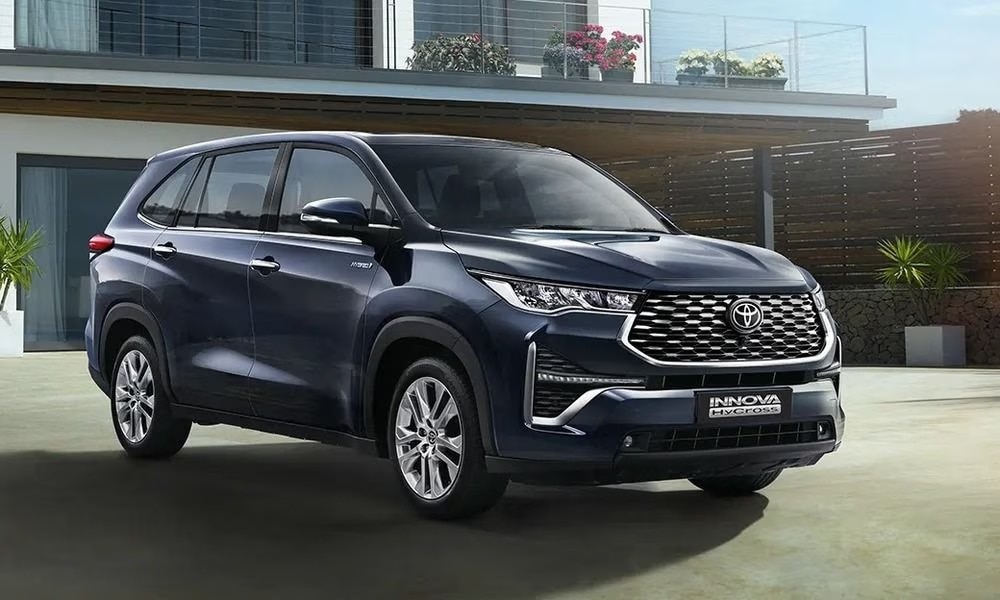 Toyota Innova Hycross