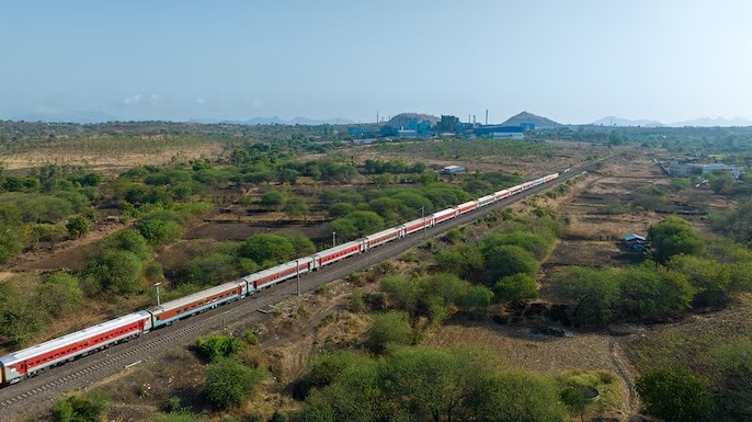  Delhi Mumbai train speed