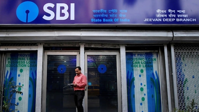 ₹10 लाख जमा करने पर कितनी कमाई? ₹10 लाख जमा करने पर कितनी कमाई?