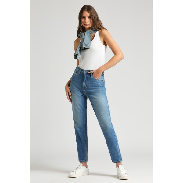 Pepe Jeans Light Blue Mid Waist Mom Fit Jeans, ₹2,799 