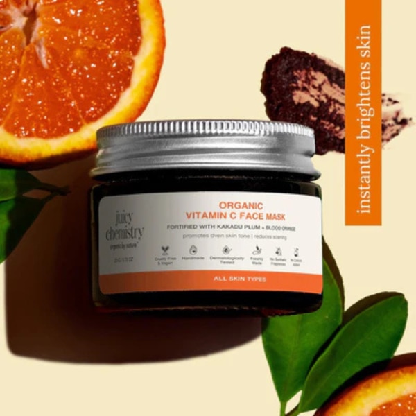 Juicy Chemistry Kakadu Plum, Matcha and Blood Orange Face Mask, ₹488