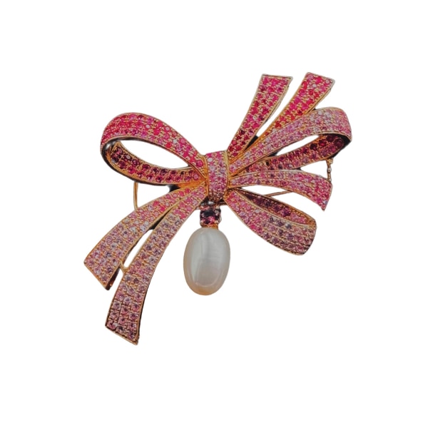 Cal Calcutta Knott Brooch, ₹1,50,000