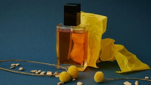 Tropical perfumes made for hot days and beachy moods Tropical perfumes made for hot days and beachy moods