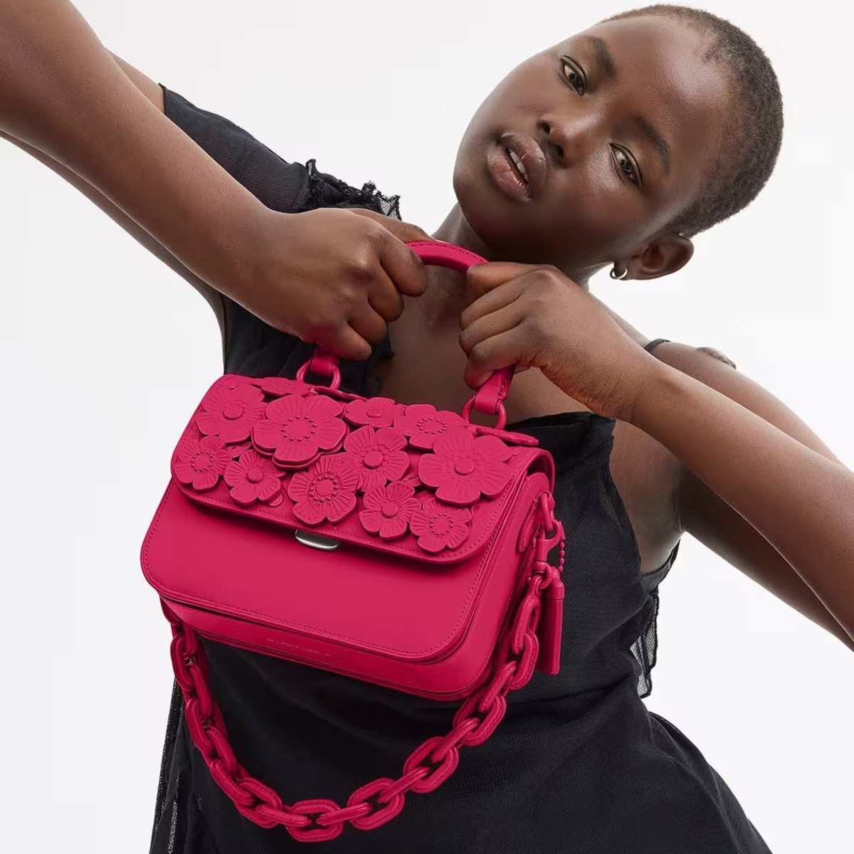 These vibrant handbags will instantly wake up your summer outfits