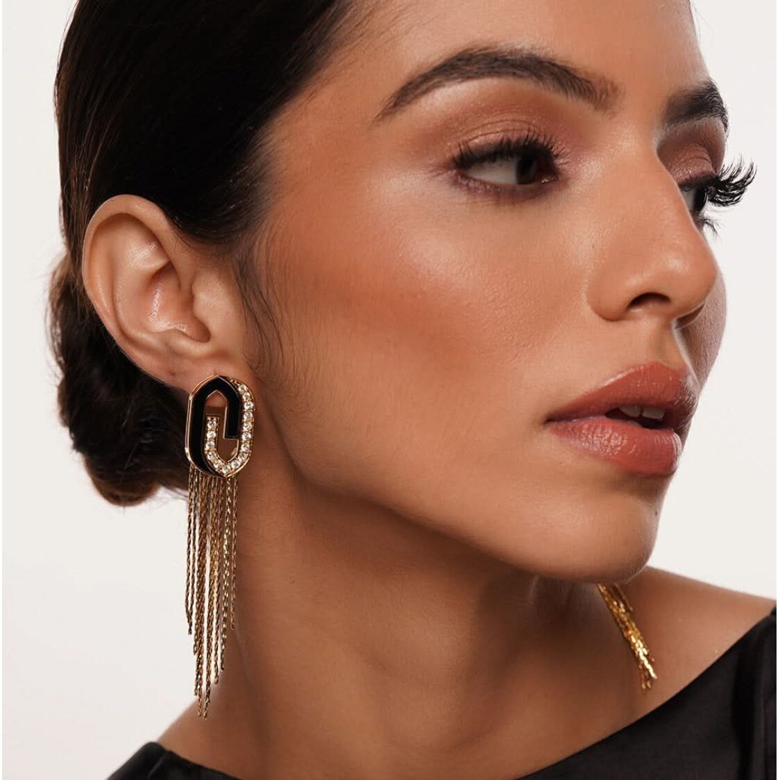 From boho to glam—the statement fringe earrings that elevate every outfit